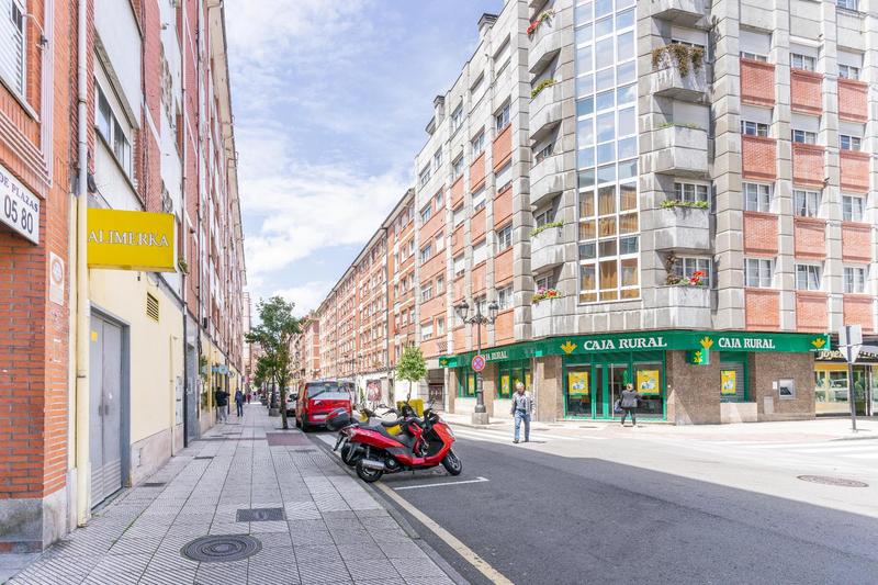 Foto dc9c52a3-64a5-47ad-93cc-fe025ea1e78f. Appartamento in calle joaquina bobela 10 in Milán - Pumarín Oviedo