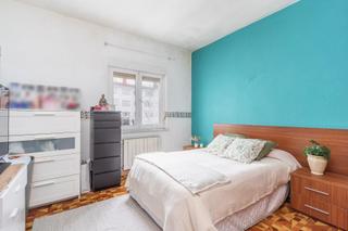 Pis  Calle joaquina bobela 10. Alta rentabilidad en el centro de oviedo  piso para renovar a tu