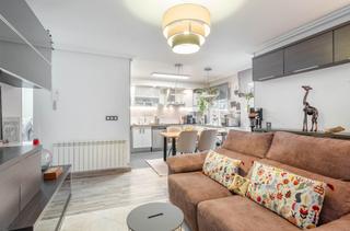 Pis a Calle miguel de unamuno 5. Piso tres habitaciones y terraza a un paso del casco antiguo de