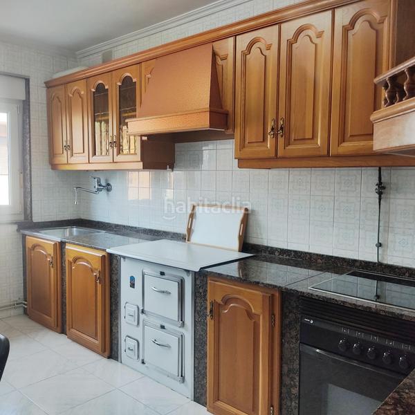 Foto e67c66d7-ac97-431f-b8c1-858f25325749. Alquiler piso en avenida paz la en San Martín del Rey Aurelio