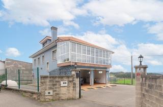 Casa  La ren 2. Casa con más de 13.000 m de finca en la ren gozón  a 5 minutos d
