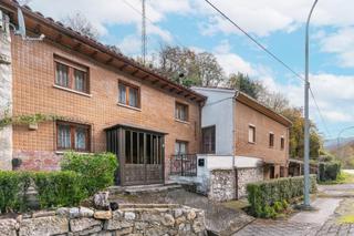 Casa a schiera  Entrepeñas. Dos casas adosadas con gran potencial