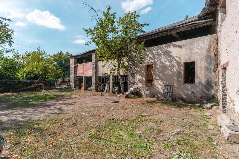 Foto 28e9f7a9-8187-4615-afb9-0141827ec5d7. Casa in lugar comunal-cs 1 in Palacios del Sil