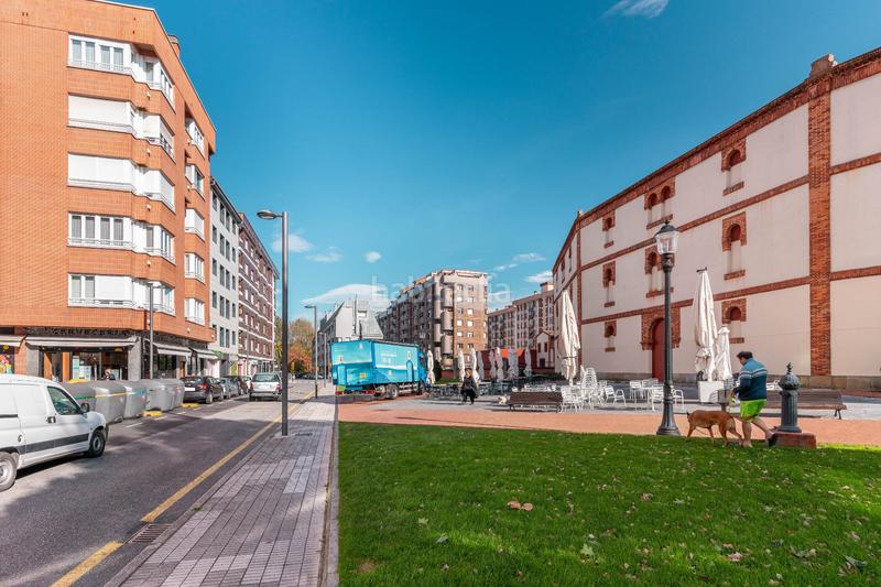 Foto 7a9657ae-2657-418c-9126-ce580cebfedb. Appartement dans calle del pintor orlando pelayo 8 dans Gijón