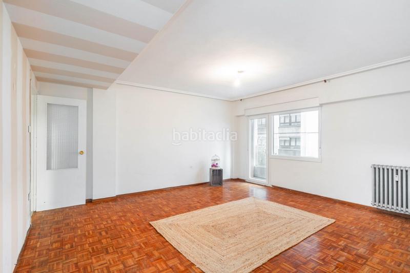 Foto 477795af-f85d-4000-9de7-16e6c35a7fc6. Pis a avenida de portugal 52 a Laviada Gijón