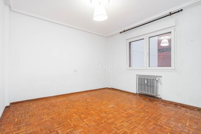 Foto 5a8d7952-ad1f-48ac-8cfe-4163ea4220cf. Pis a avenida de portugal 52 a Laviada Gijón