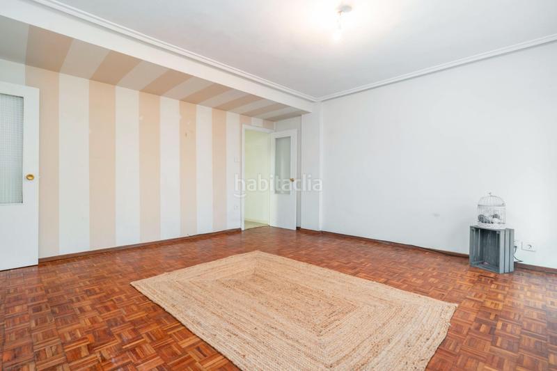 Foto c8f785e5-2a2a-4ada-b882-11694ffadb0f. Pis a avenida de portugal 52 a Laviada Gijón