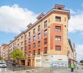 Appartamento  Calle rio caudal 2. Piso muy luminoso en lugones  sur  3 habitaciones  2 baños  tras