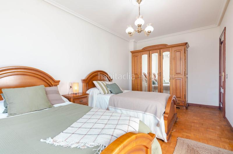 Foto 3a3a9b78-a826-4e9e-87d1-f456ecac14c7. Appartamento in calle fuertes acevedo 34 in La Ería Oviedo