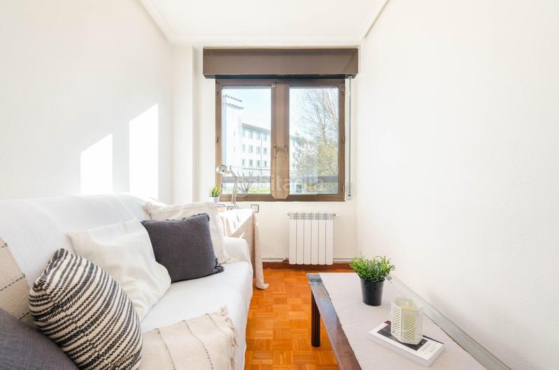 Foto 48e0dc49-9d21-4cc4-a5f0-c394e24b23a0. Appartamento in calle fuertes acevedo 34 in La Ería Oviedo