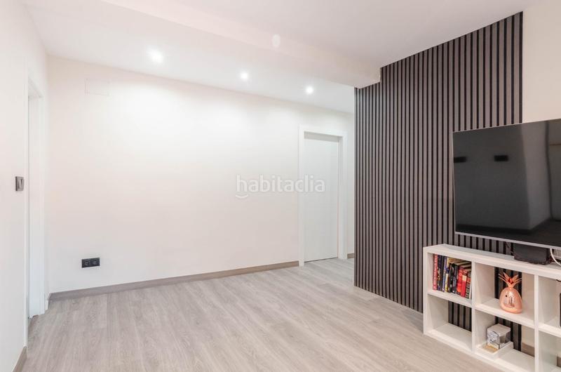 Foto 480dcaa8-4712-44a5-b7a6-7a6a0792295e. Pis a calle cataluña 5 a Pumarín Gijón