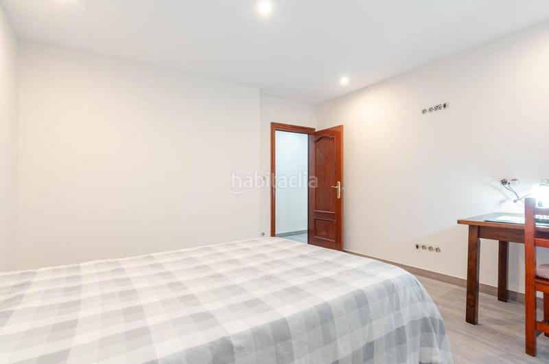 Foto cf1a0a1b-6b44-46ee-a1c5-19f7f98ddeae. Pis a calle cataluña 5 a Pumarín Gijón