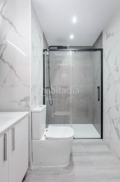 Foto d6e01b9a-1cfc-44ba-8596-a28f8b9d690f. Pis a calle cataluña 5 a Pumarín Gijón