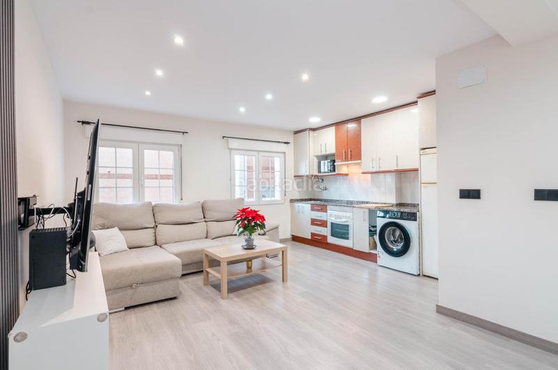 Foto eaa6bee8-3f2d-4420-b99e-b4cefdd8a891. Pis a calle cataluña 5 a Pumarín Gijón