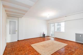 Appartement à Avenida de portugal 52. Piso de 100m2 en el centro de gijón