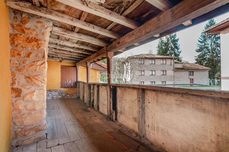 Foto c1071475-adeb-44d3-bb46-dcc75e2ea624. Casa a lugar soto dueñas 15 a Parres