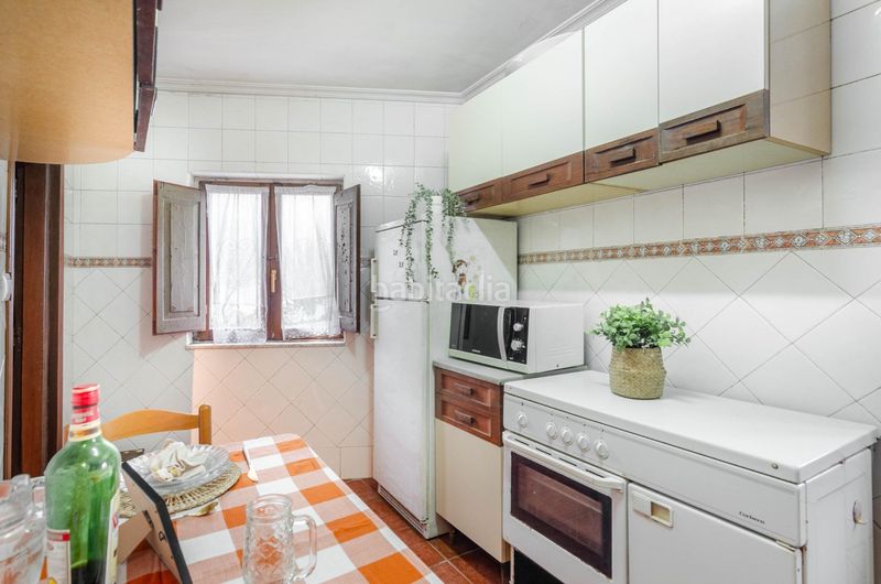 Foto c829dfb4-b704-43f0-84a0-b5be51f1b4a3. Casa a lugar soto dueñas 15 a Parres