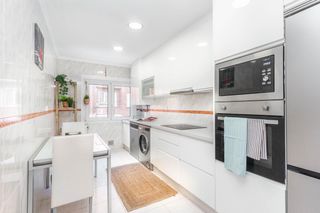 Appartement à Calle del monte del sueve 22. 4 habitaciones y 2 baños en ciudad naranco