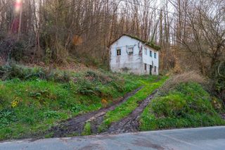 Haus in Lugar castillo de tineo 33. Oportunidad real casa con parcela para rehabilitar en tineo