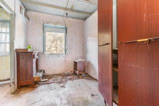 Casa in Lugar barcena del monasterio 33. Oportunidad real casa con parcela para rehabilitar en tineo