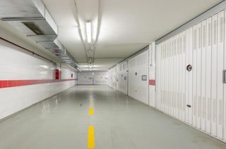 Parking coche en Calle lena 7. Oportunidad unica de adquirir cochera grande cerrada en mieres