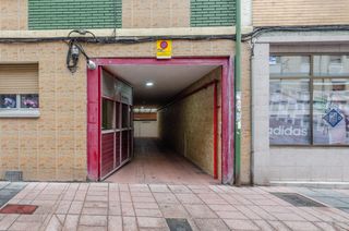 Autoparkplatz in Calle lena 7. Oportunidad unica de adquirir cochera grande cerrada en mieres