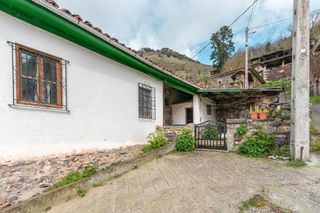 Haus in Somiedo. Casa con terreno en venta en clavillas somiedo