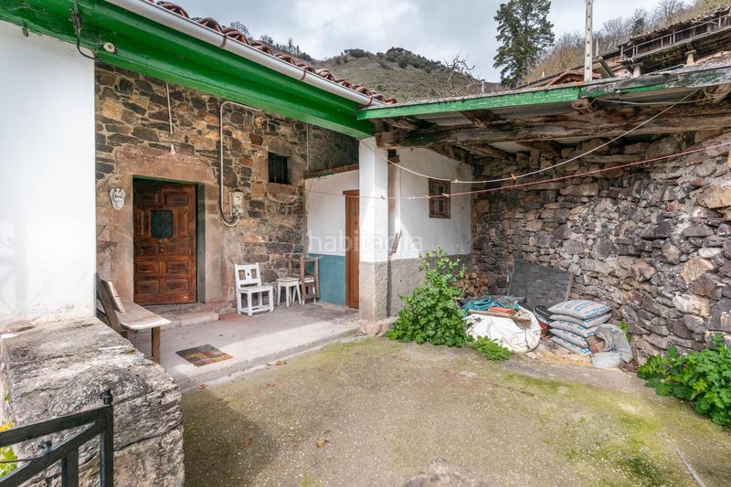 Foto 4cee8e35-f5d2-4e6f-98df-e2d2fb623d82. Casa amb calefacció a Somiedo