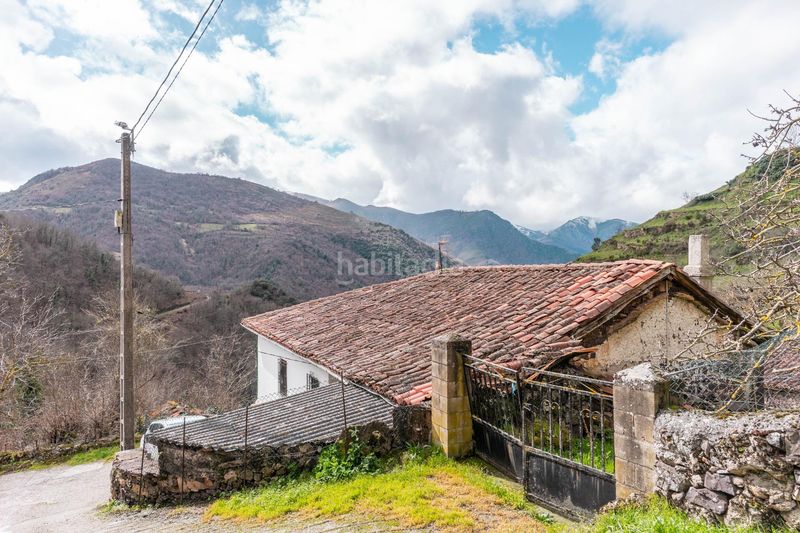 Foto a011492d-da21-4a11-999d-d42e820b8656. Casa amb calefacció a Somiedo