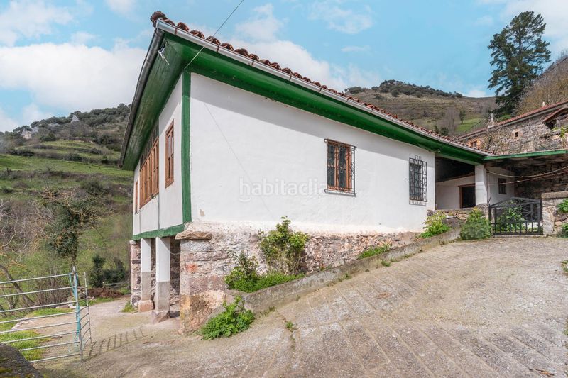 Foto ec850bc4-a3d5-4823-9ee0-51f21f542a45. Casa amb calefacció a Somiedo