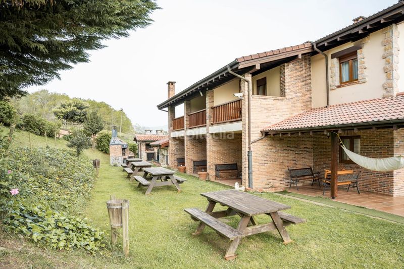 Foto aa323756-5a1a-4d42-b17b-34f3dba0735c. Edificio en lugar Parres 80a chalet apartamentosturísticos en Parres