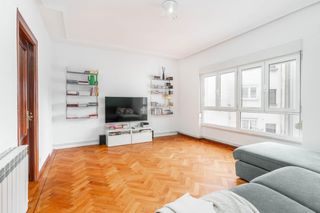 Pis a Plaza del general primo de rivera 1. Espectacular 7º en el edificio arango vistas al naranco y la cat