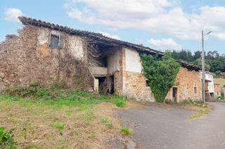 Bauernhof in Lugar santianes. Es hora de construir tu sueño