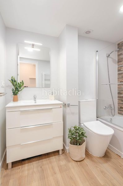 Foto 5970611a-0995-4837-b429-f5dc4532a97a. Pis amb calefacció a la pola Siero Siero