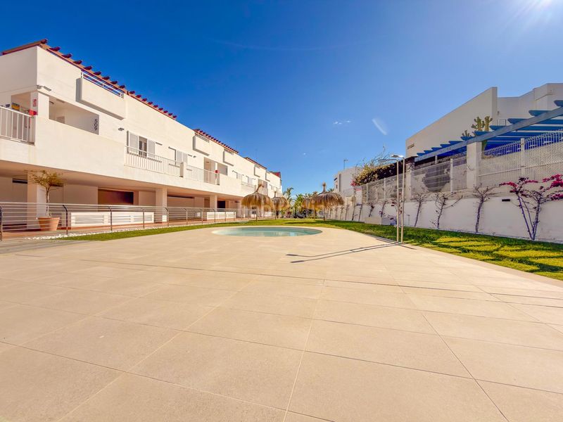 Foto 3da452c0-feda-407e-a379-8c2dc7329ea6. Àtic a avenida del mediterraneo 409 a El Palmeral Mojácar