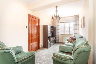 Appartement à Calle armando alvarez palacio 11. Piso de 3 habitaciones en 5ª planta en el barrio de fozaneldi ov