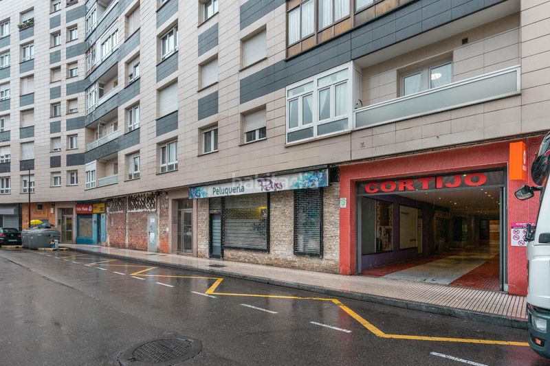 Foto d5b65db2-ede3-4aed-87b9-3c2f917ae065. Geschäftsraum in camino del cortijo 40 in El Natahoyo Gijón