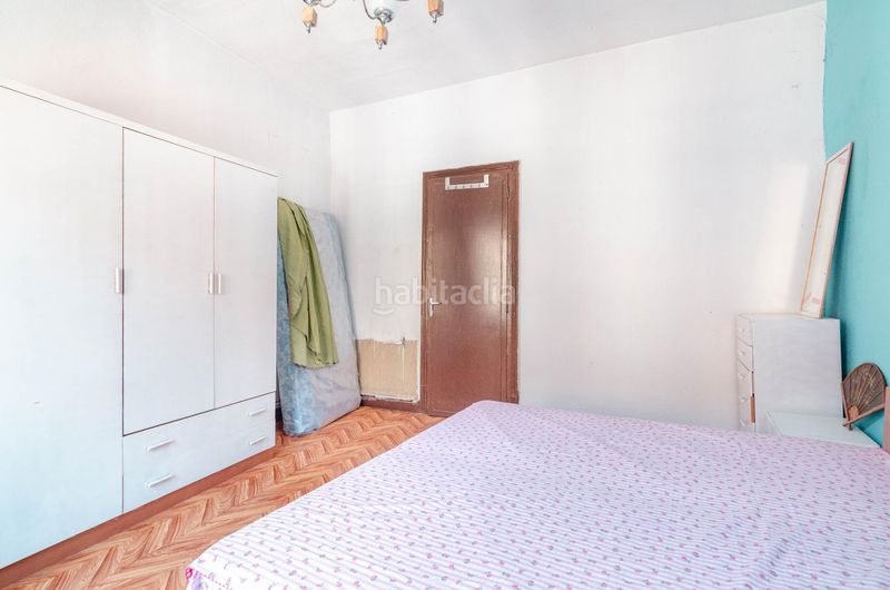 Foto e7cbf378-7789-4755-801b-e28dbed964d7. Pis a avenida de Aller 9 a Aller