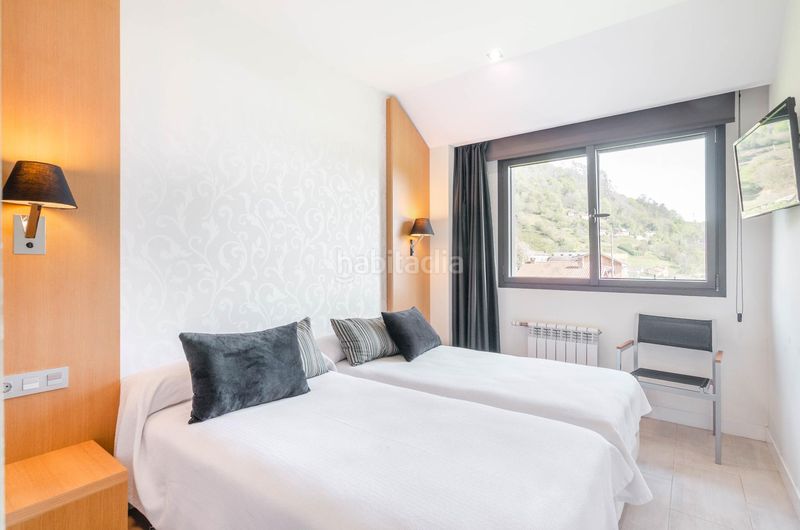 Foto 39e84b38-ebb5-49c3-9c3a-d8ea98f80400. Chalet complejo rural en venta en Morcín