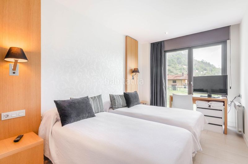 Foto 98e81681-8c56-4616-b2ac-e32472401bfe. Chalet complejo rural en venta en Morcín