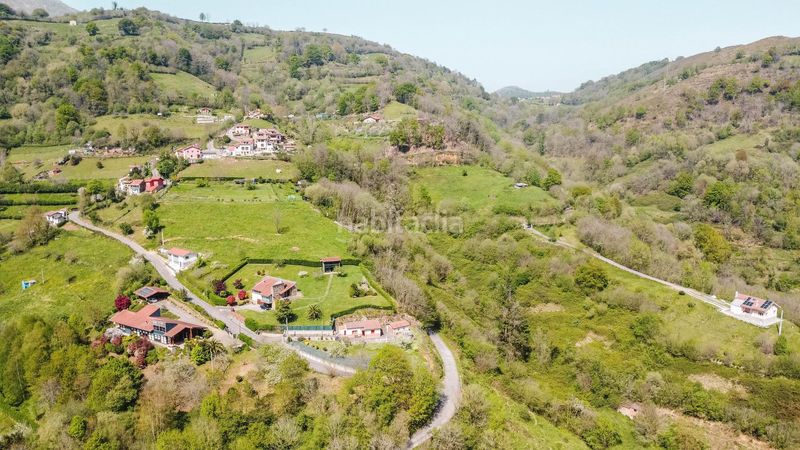 Foto bf1fbbbc-42d0-4448-8e94-664d042dc464. Chalet complejo rural en venta en Morcín