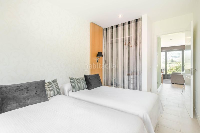 Foto c92f9f35-8a4a-4cd2-925d-b5b1f6323485. Chalet complejo rural en venta en Morcín