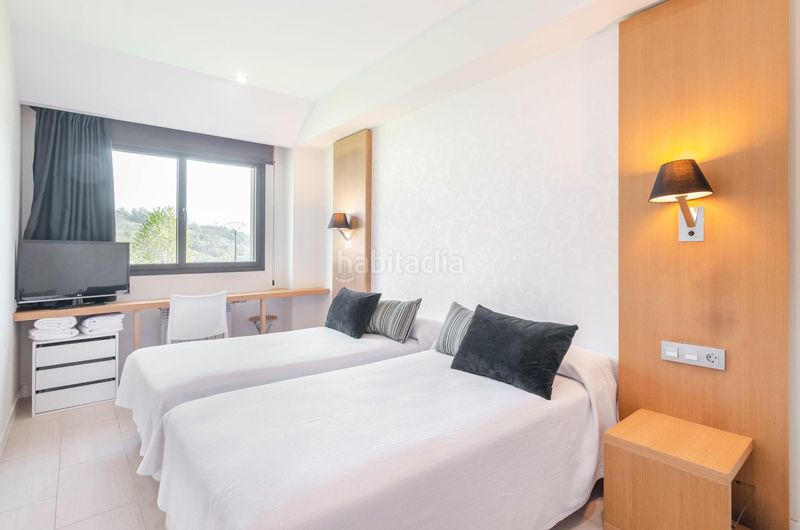 Foto e82be036-6bf4-45c3-b01b-6364c0f8db03. Chalet complejo rural en venta en Morcín