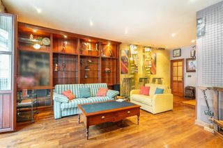 Flat in Calle de la rua 13. Venta de piso con vistas a la catedral de oviedo