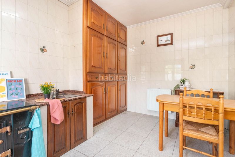 Foto a36faafb-c8e7-4388-8115-21e767993f51. Edificio in lugar basoreu 3 in Nava