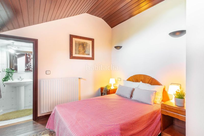 Foto a98f3e0c-d289-4846-8b44-04adc9a25305. Edificio in lugar basoreu 3 in Nava