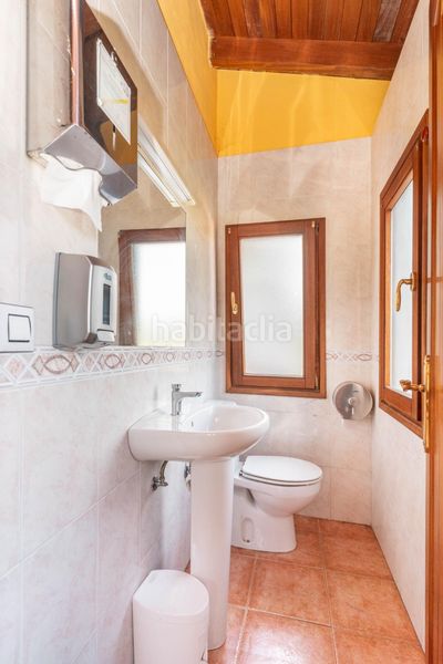 Foto ce56e5cb-a166-47ac-80ff-910585fca936. Edificio in lugar basoreu 3 in Nava
