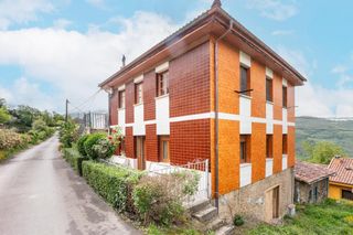 Casa en Lugar casorvia 12. Piso bajo  semisótano en venta en casorvida lena