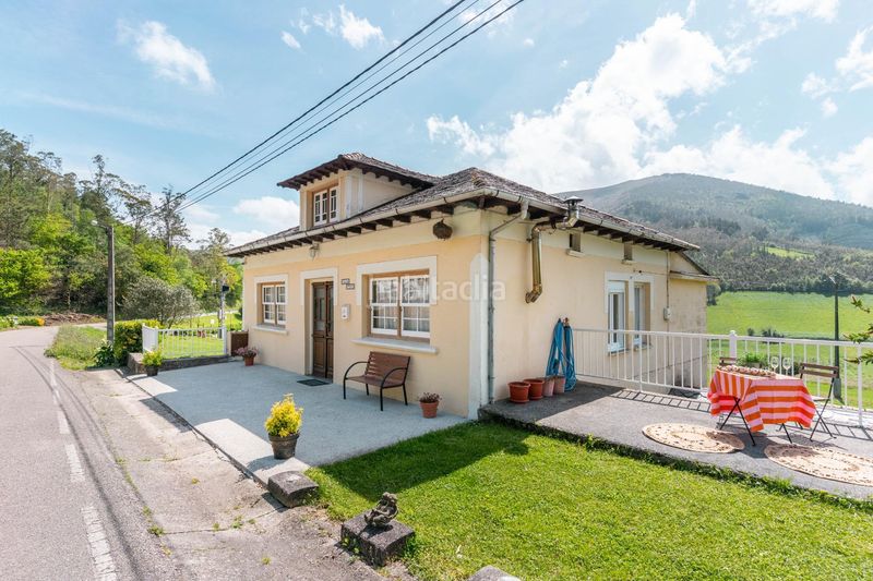 Foto ad08f348-a4e9-4d28-b714-37e02c1ac046. Casa amb aparcament a Coaña