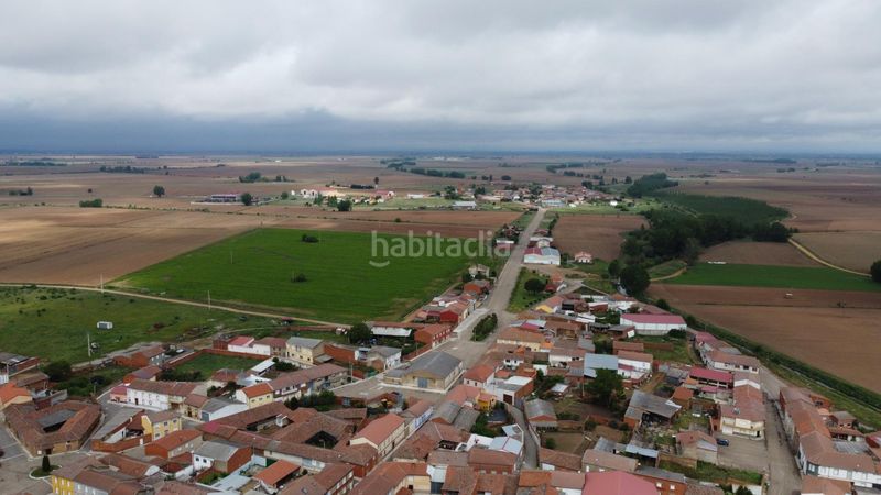 Foto 4fbe415a-4939-4b02-a74b-7efcaaf5f419. Edifici a calle espolon abajo 6 a Bercianos del Páramo